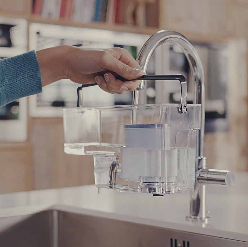 Philips Kit d'Entretien - Kit de Protection Totale, Protège les Machines Espresso, 2 Filtres Aquaclean, 6 Nettoyeurs de Lait, 6 